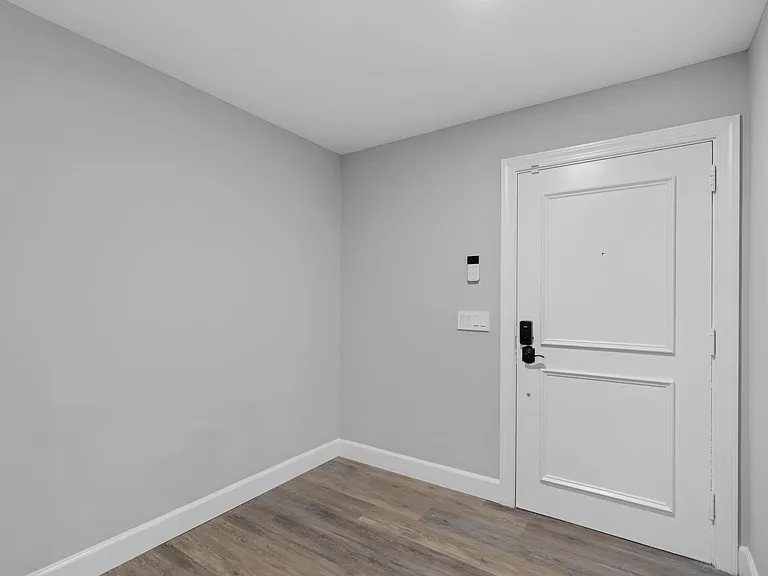 2435 Presidential Way #G — Photo 3