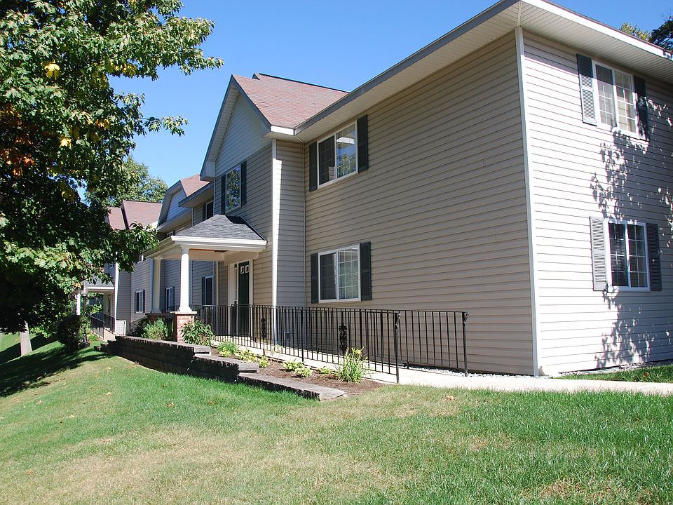 1st image of 72 Oakbrook Cmns