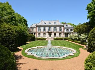 89 E Deerpath Rd, Lake Forest, IL 60045