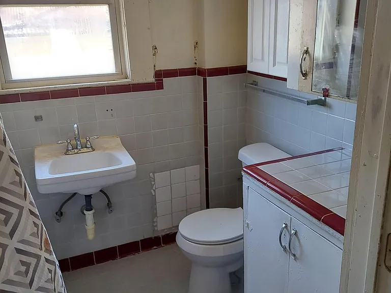 214 Weaver St — Photo 12
