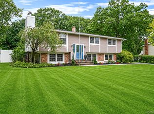 6 Mayflower Lane, East Setauket, NY 11733