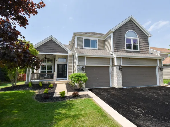 1112 Laurel Ln, Gurnee, IL 60031