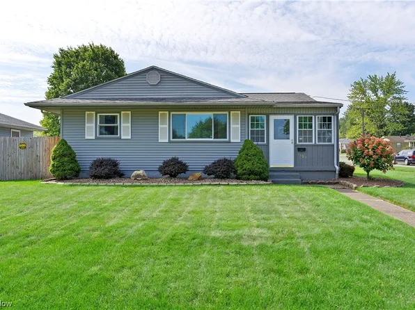 1103 Waugh Dr, Hubbard, OH 44425