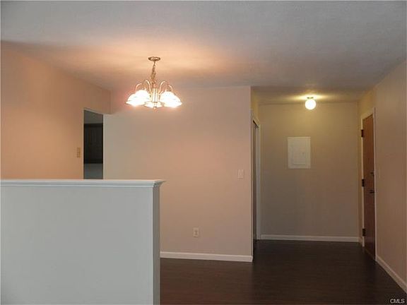 3rd image of 63 Ameridge Dr