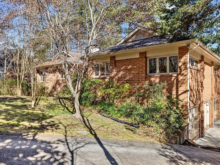 108 Campbell Ln — Photo 3