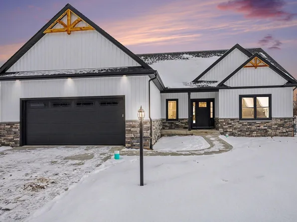 2546 Timberstone Dr, Bristol, IN 46507