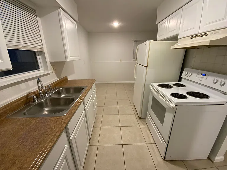 211 Snead Dr — Photo 10