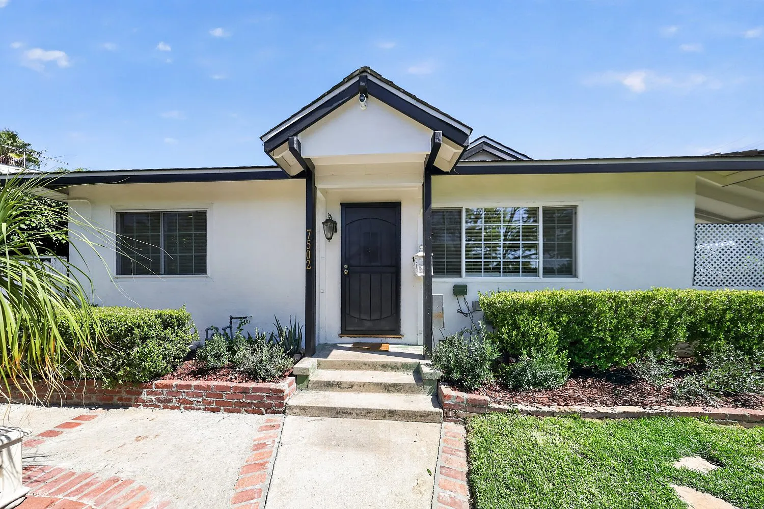 4 bed, 1719 sqft, $4,200 — Photo 3