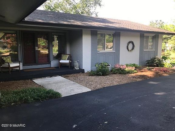 5th image of 3908 Baywood Dr SE