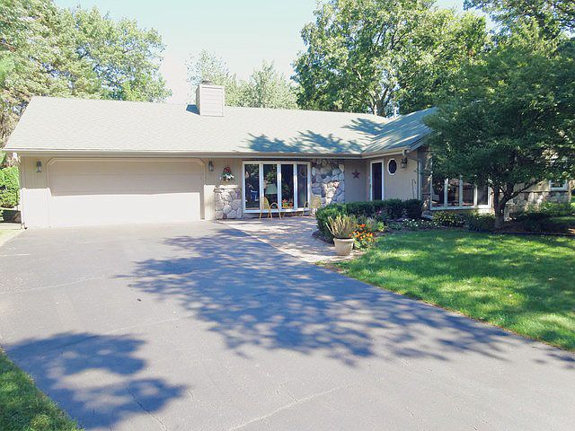 1st image of 912 Rosewood Ct
