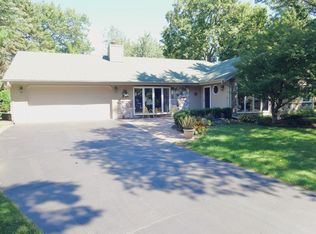 912 Rosewood Ct, Carpentersville, IL 60110