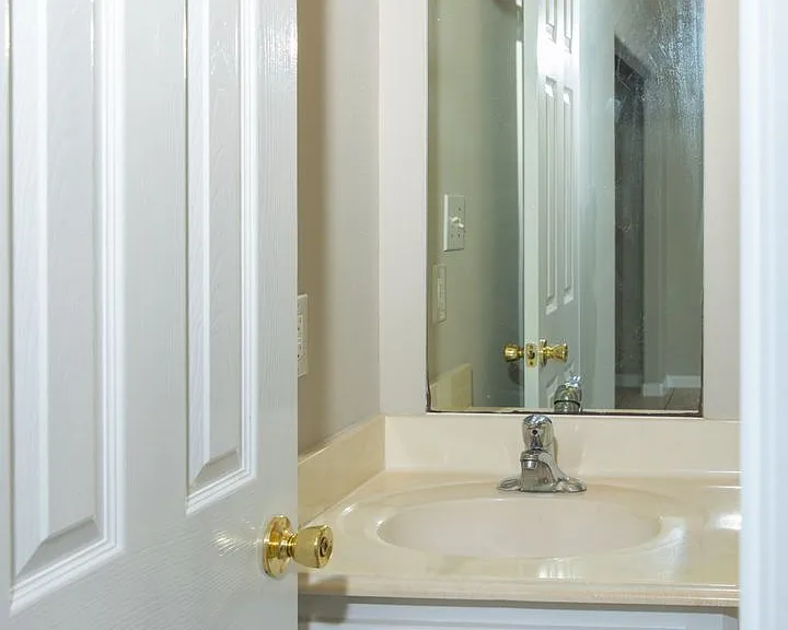 815 Cravens St #C — Photo 53