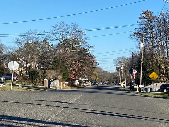 4th image of 88 Alcolade Dr E