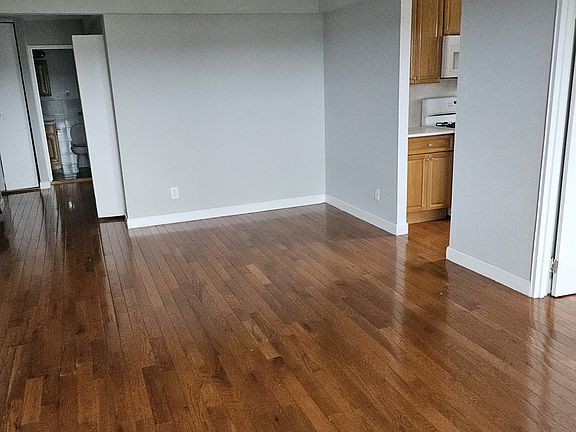 5th image of 1666 Bell Blvd #514
