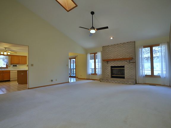 3rd image of 2710 N Kingston Dr