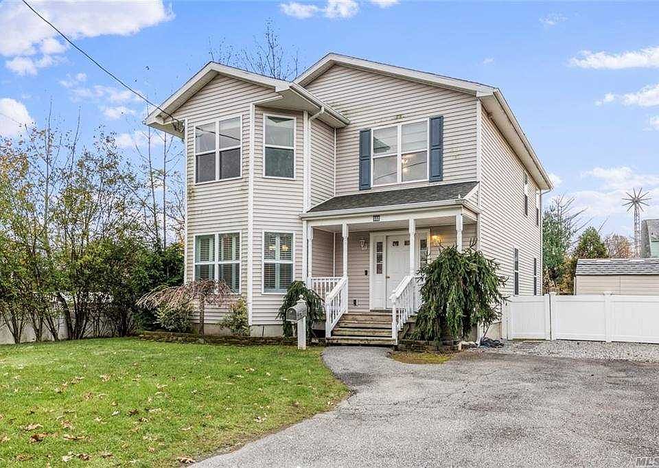 1st image of 552 Woodland Dr