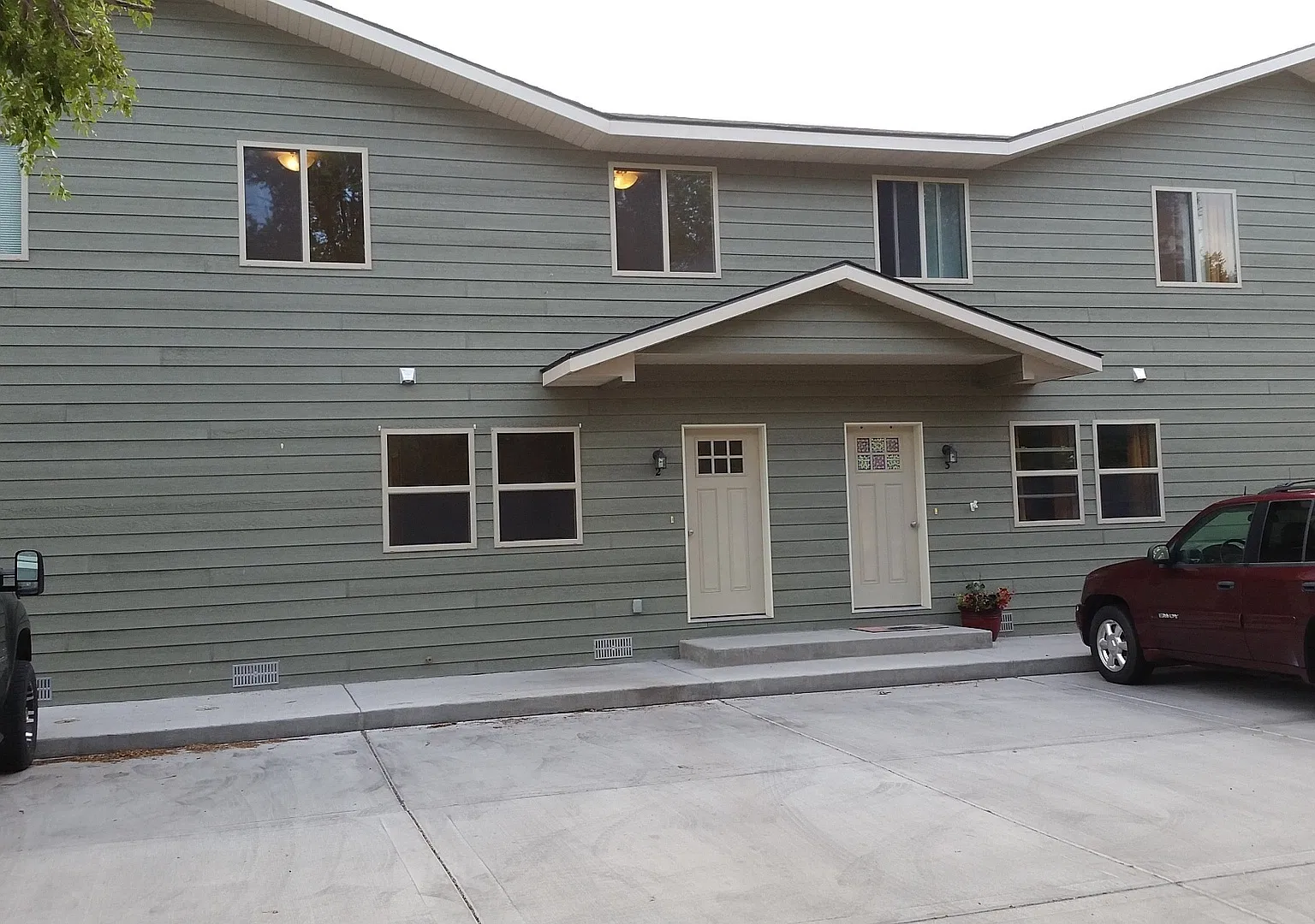418 W Pershing — Photo 2
