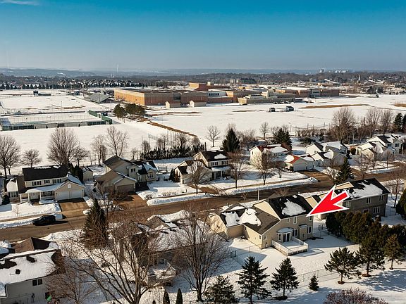 4th image of 2657 Colleen St NE