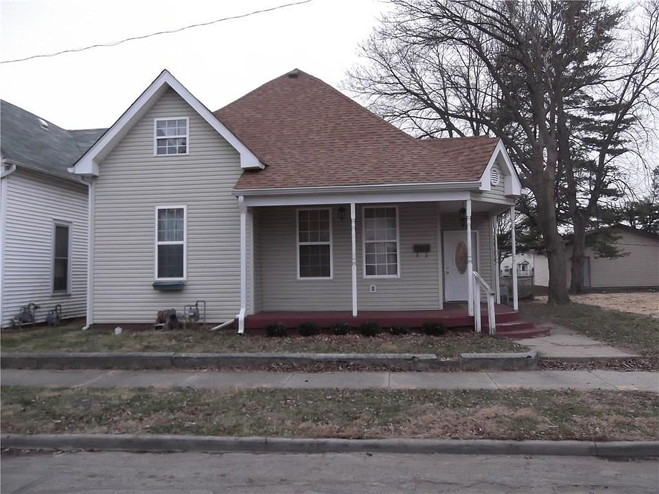 1st image of 727 Center St