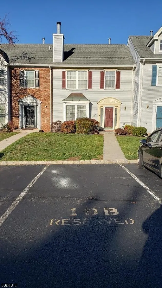 3 bed, 2.5 bath, $3,500 — Photo 2