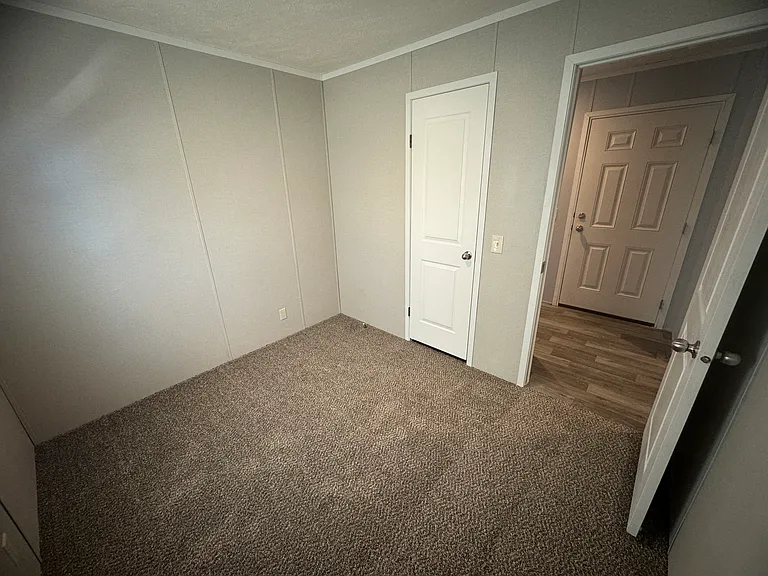 17 Pine Ave — Photo 22