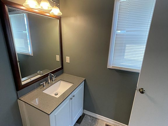 5th image of 3317 Graceland Ave #7
