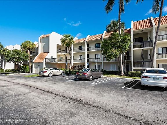 2nd image of 2550 Presidential Way APT 102
