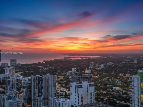 92 SW 3rd St APT 5202, Miami, FL 33130