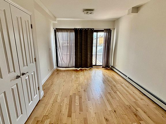 5th image of 20-50 29th St #4R