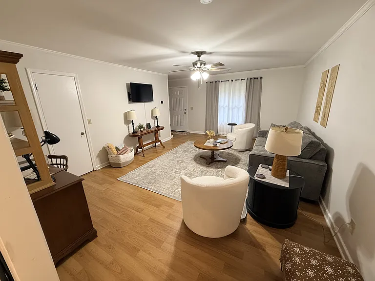 1803 Thomas Ln #B — Photo 46