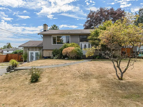 987 Nicholson St, Saanich, BC V8X 3K9