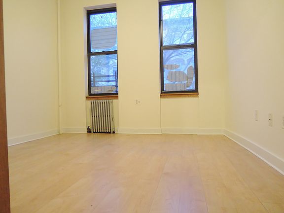 4th image of 3230 42nd St