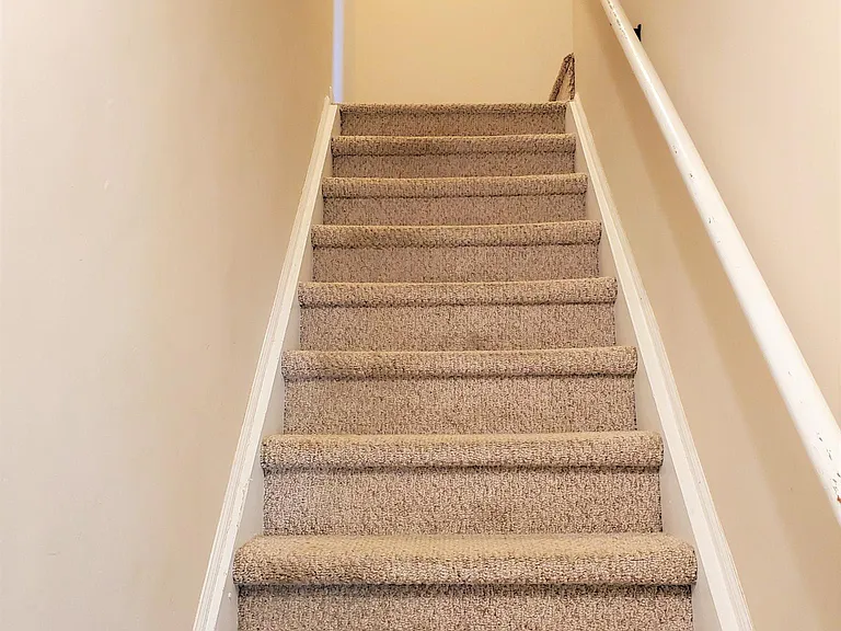 Stair to bedroom ( 2nd level)