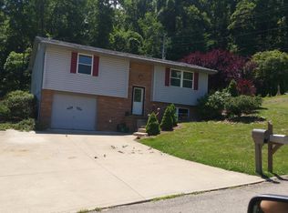 168 Kennedy Dr, Gnadenhutten, OH 44629