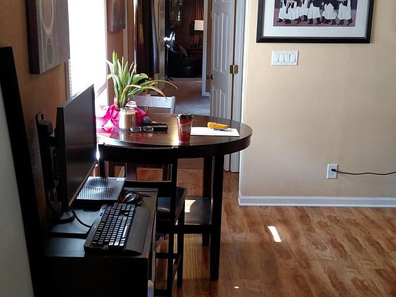5th image of 2819 E Vogel Ave