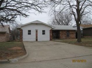 8815 NE 12th St, Midwest City, OK 73110