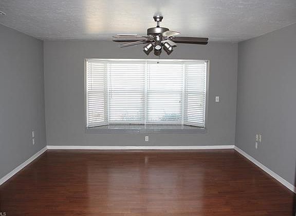 5th image of 2114 Lochmoor Cir