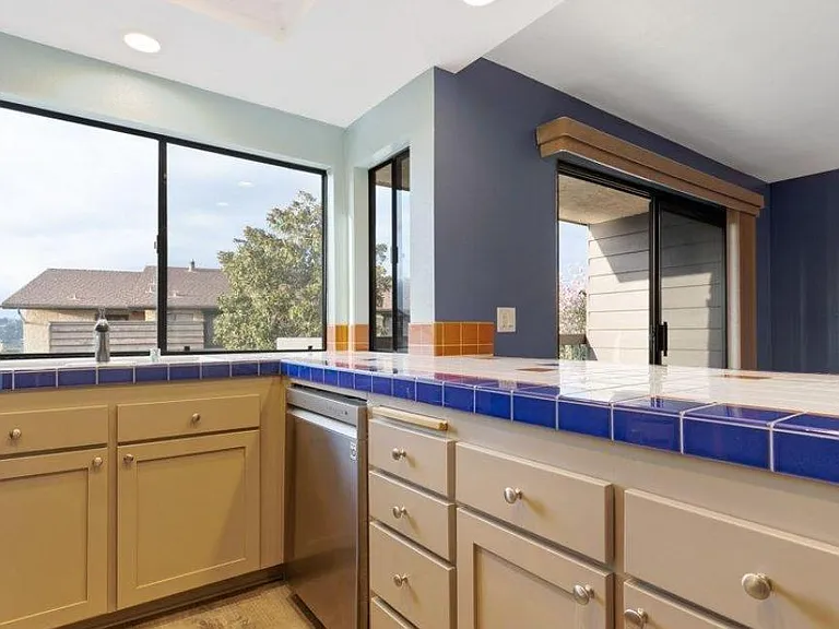 5111 Fontaine St #112 — Photo 9