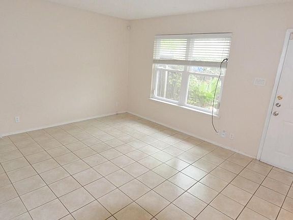 4th image of 3319 Dolphin Dr #B