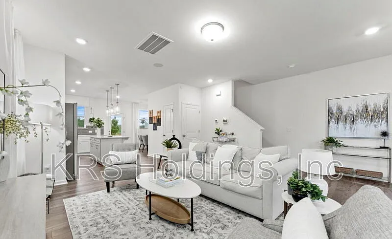 3 bed, 2.5 bath, 1360 sqft, $1,575 — Photo 4