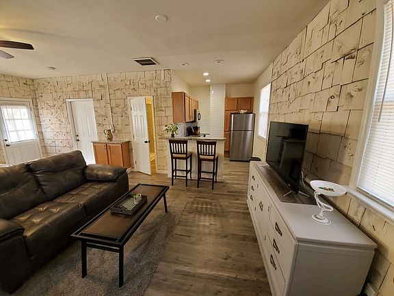 2nd image of 2226 Knickerbocker Dr #1