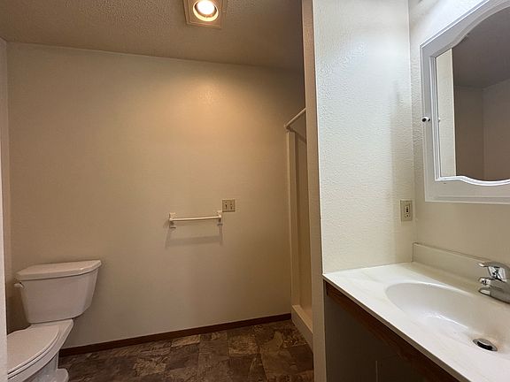 5th image of 12513 Pineview Dr #302