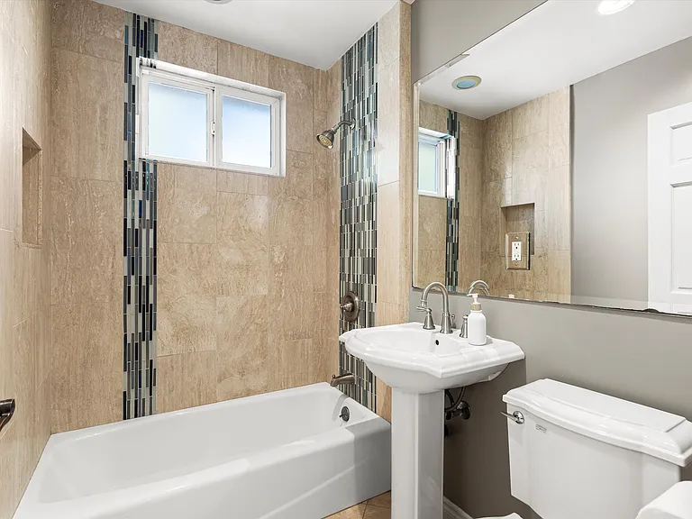 2130 Santa Fe Ave — Photo 14