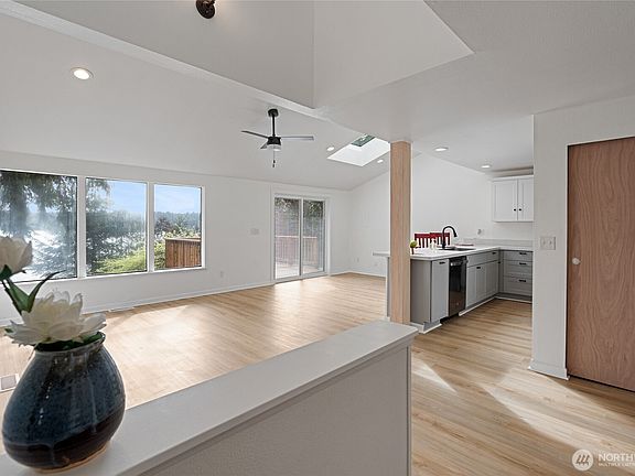 5th image of 4806 Sunrise Beach Road NW