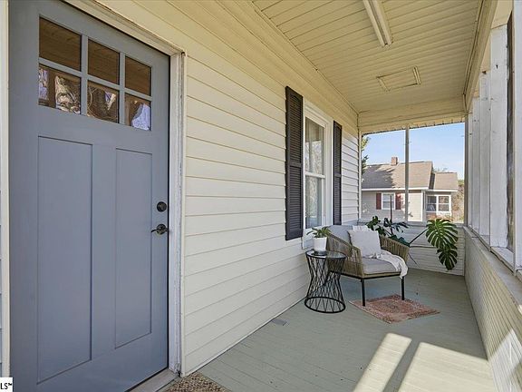 5th image of 17 1st St