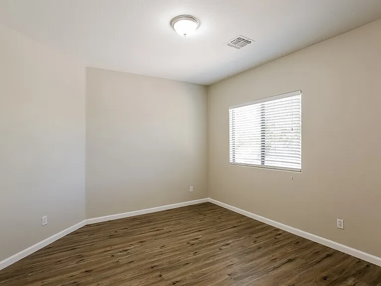 13311 W Stella Ln — Photo 15
