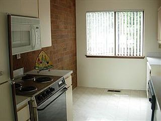 5th image of 10633 Glen Acres Dr S #A633