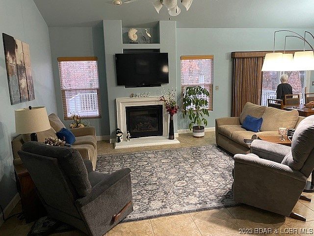 2nd image of 5386 Raintree Ct