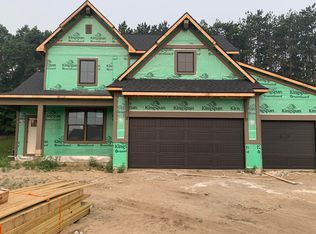 12573 Riverton Rd, Grand Haven, MI 49417