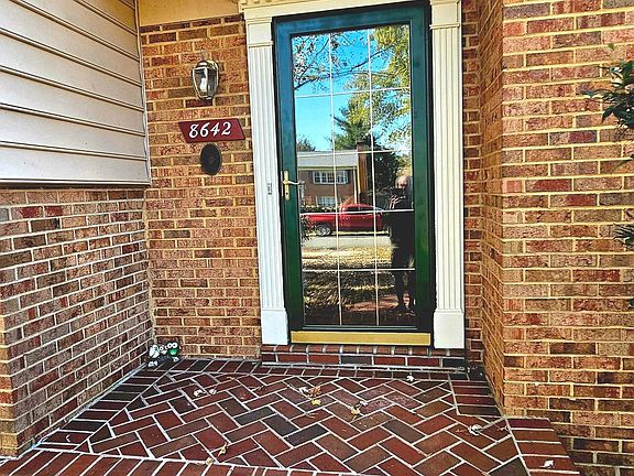 5th image of 8642 Vernon Ave